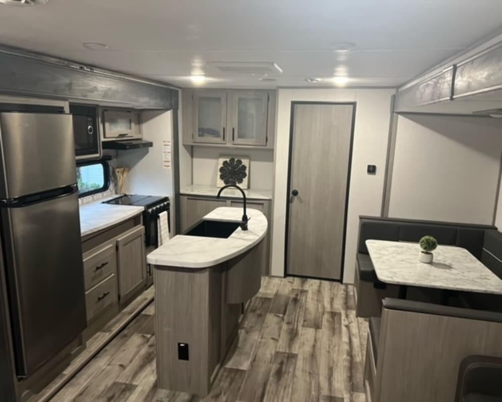 2022 Coleman Lantern  by Dutchmen for rent in 28376
