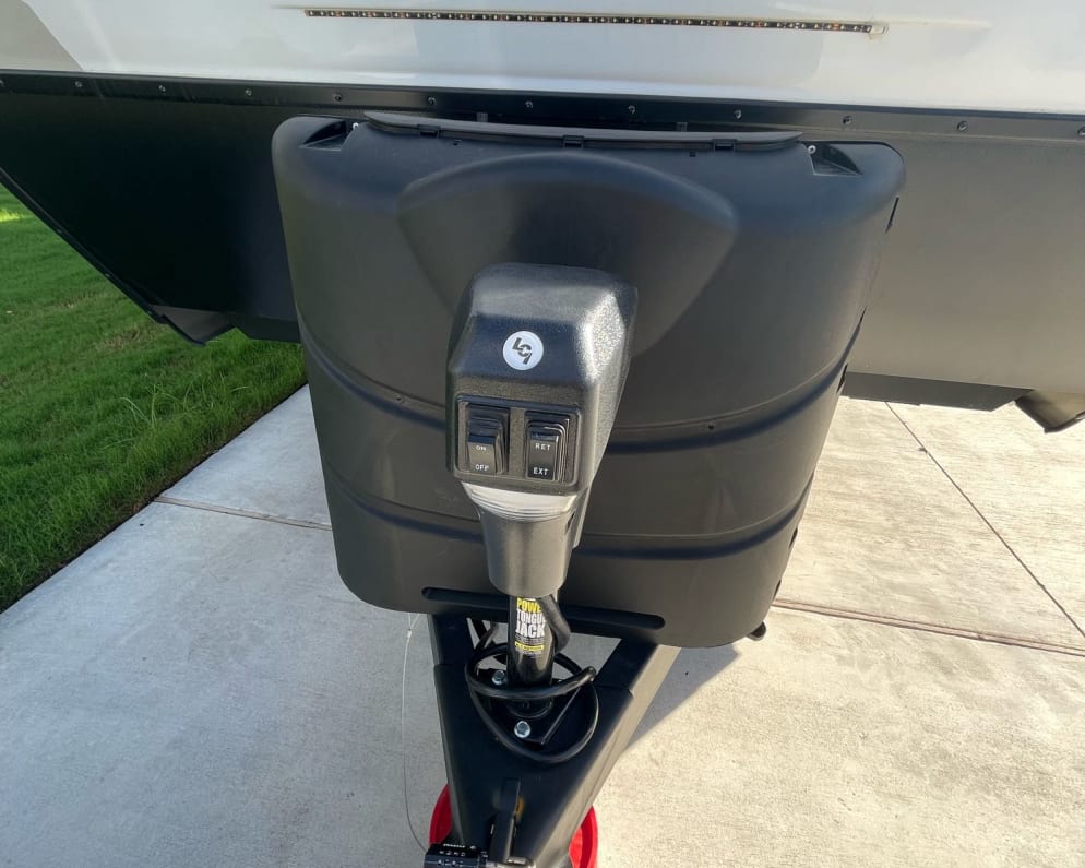 2022 SuperLite 24BH1  by Starcraft for rent in 77845