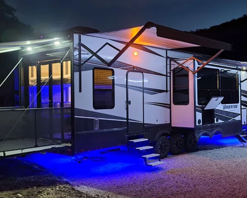 2019 Fifth Wheel RV for Rent in New Braunfels, Texas