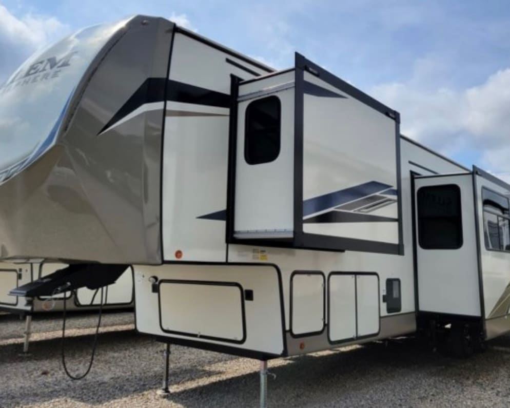 Fifth Wheel RV for Rent in Woodstown, New Jersey