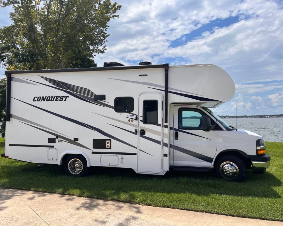 2022 Class C RV for Rent in New Waverly, Texas