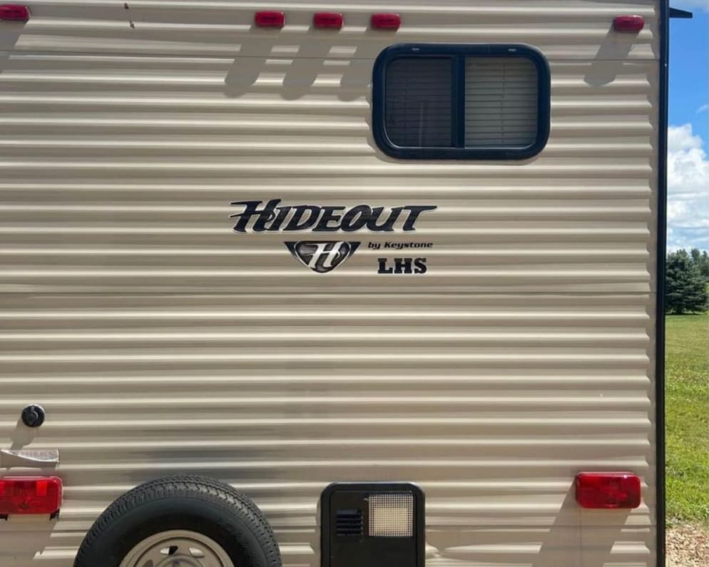 2016 Hideout  by Keystone for rent in 53406