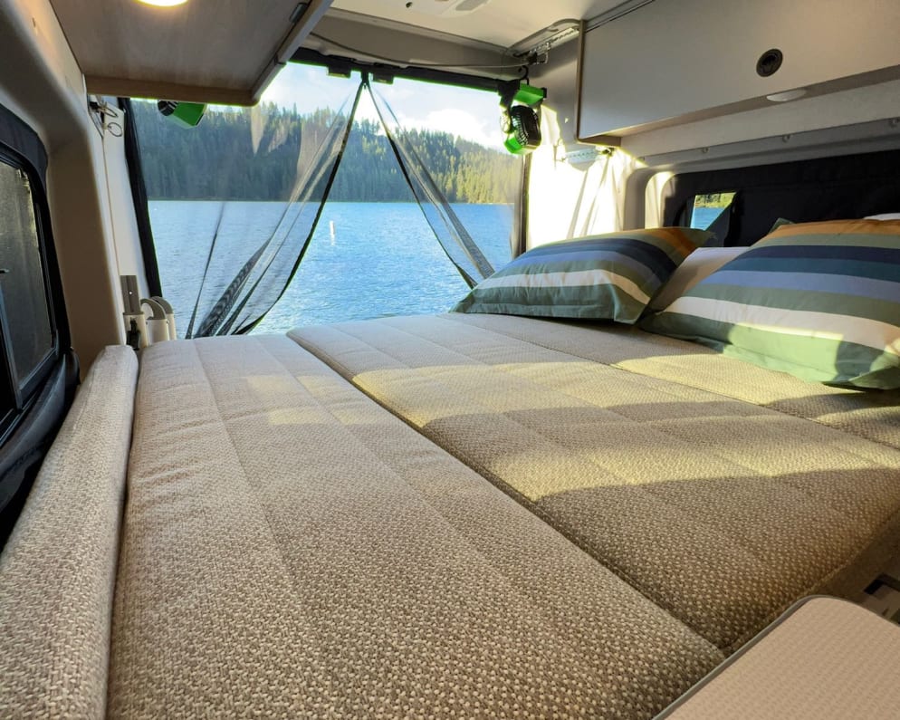 2023 Class B RV for Rent in Bend, Oregon - RVUSA.com