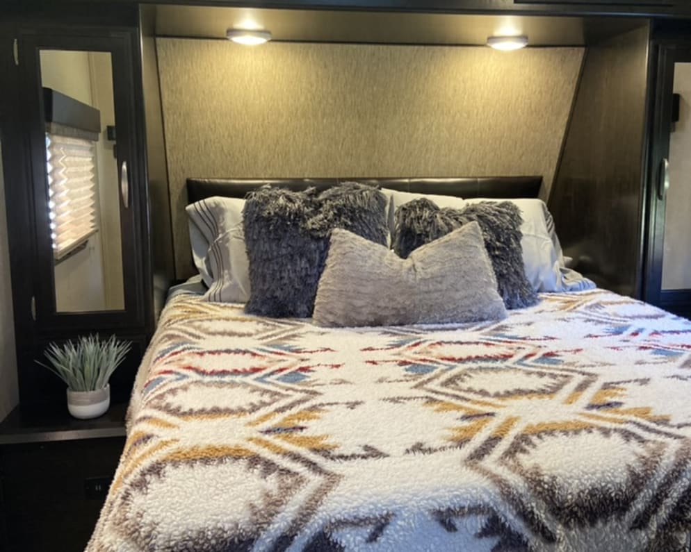 2017 Imagine  by Grand Design for rent in 97524