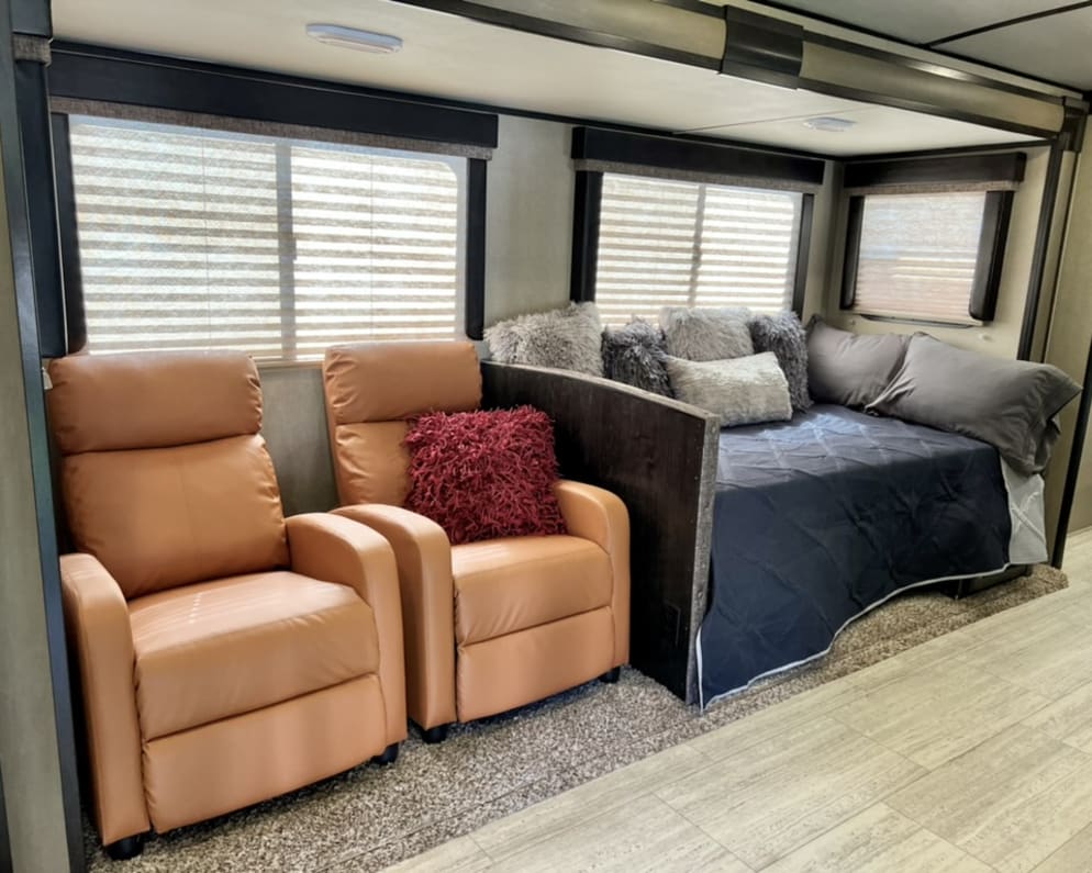 2017 Grand Design Imagine available for rent in Eagle Point Oregon