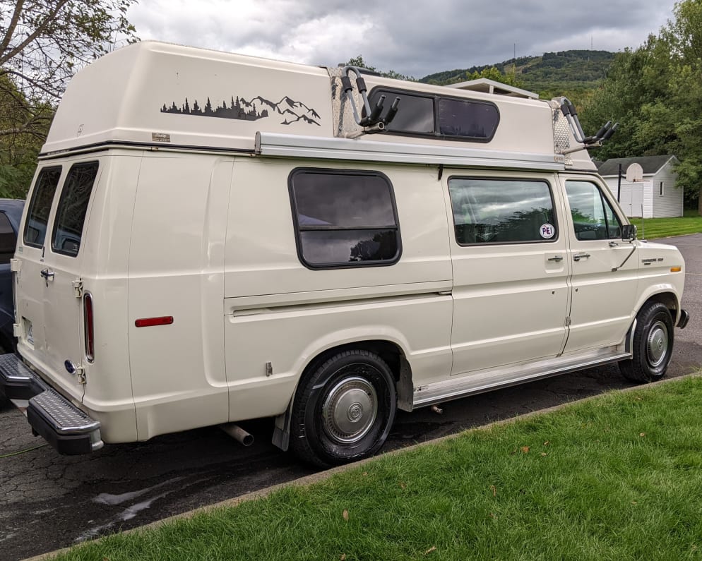 Class B RV for Rent in BROMONT, Quebec - RVUSA.com