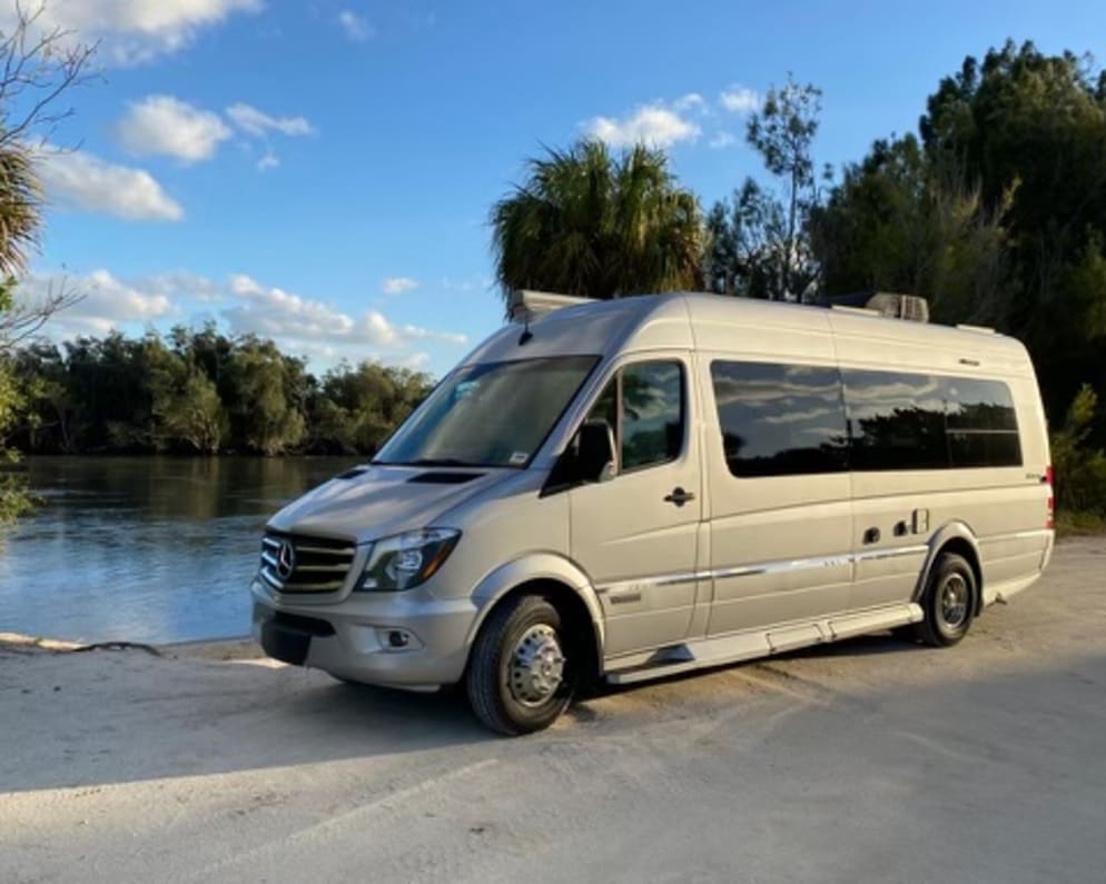 2019 Class B RV for Rent in Altamonte Springs, Florida - RVUSA.com