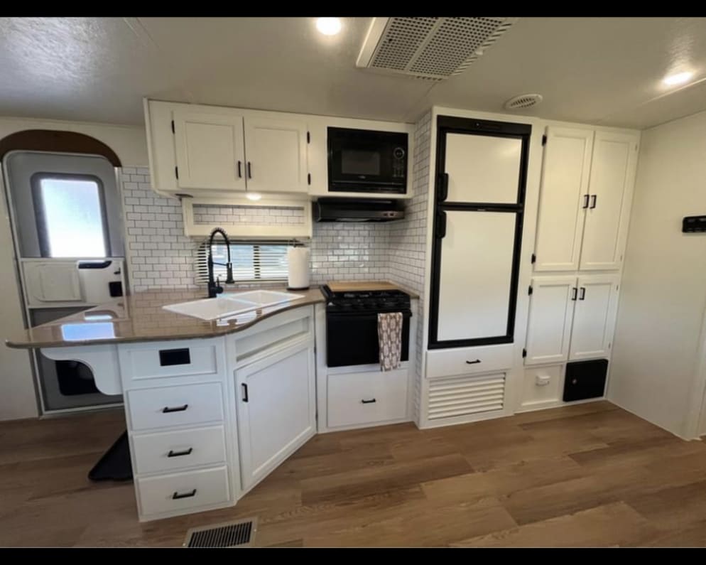 Travel Trailer RV for Rent in Colorado Springs, Colorado