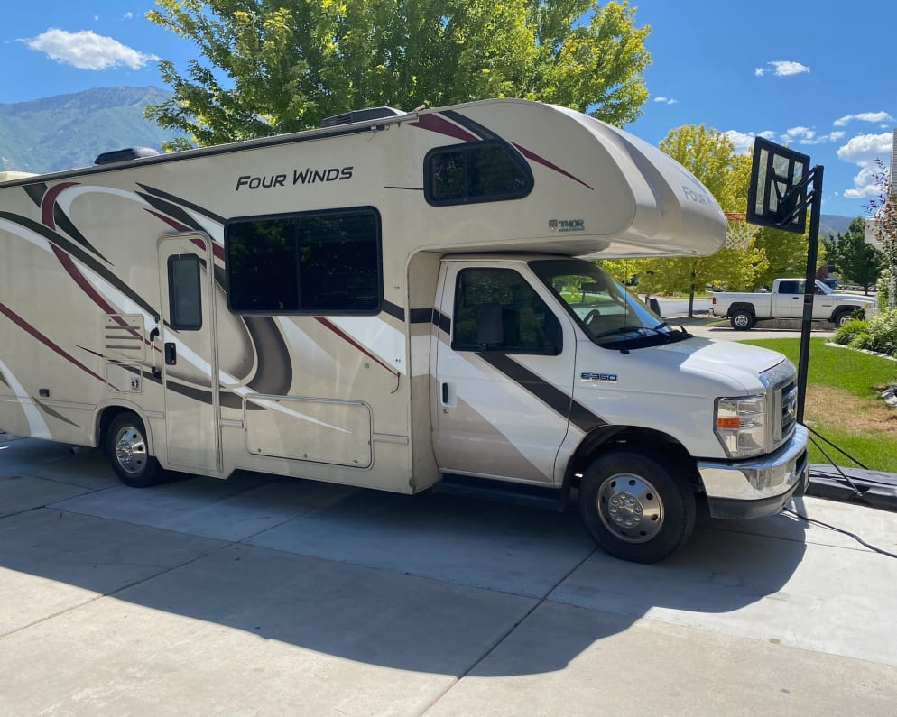 2020 Thor Motor Coach Four Winds