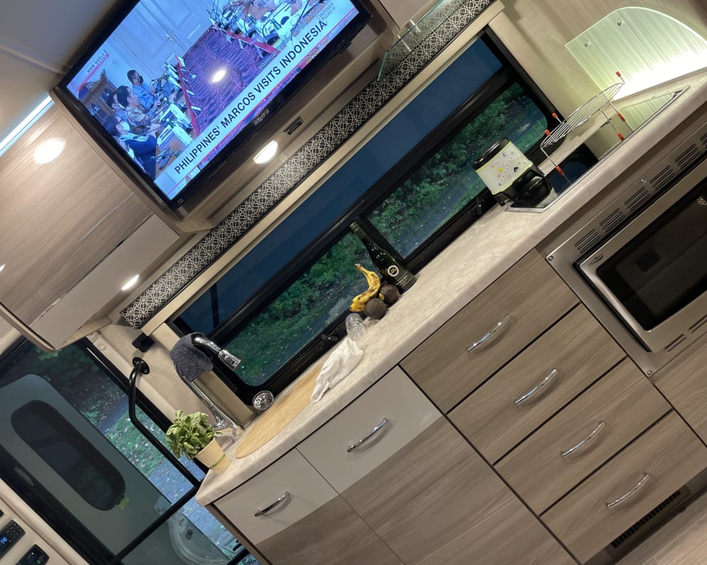 2020 Thor Tiburon Class C for rent in Cibolo Texas