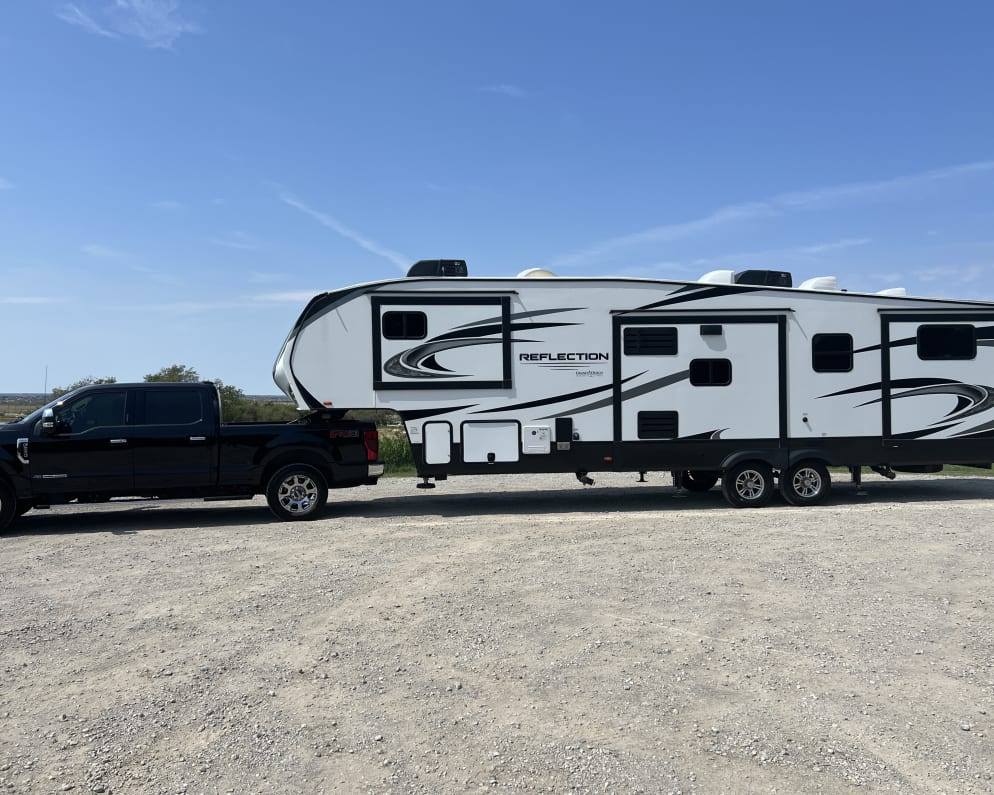 2021 Fifth Wheel RV for Rent in Celina, Texas