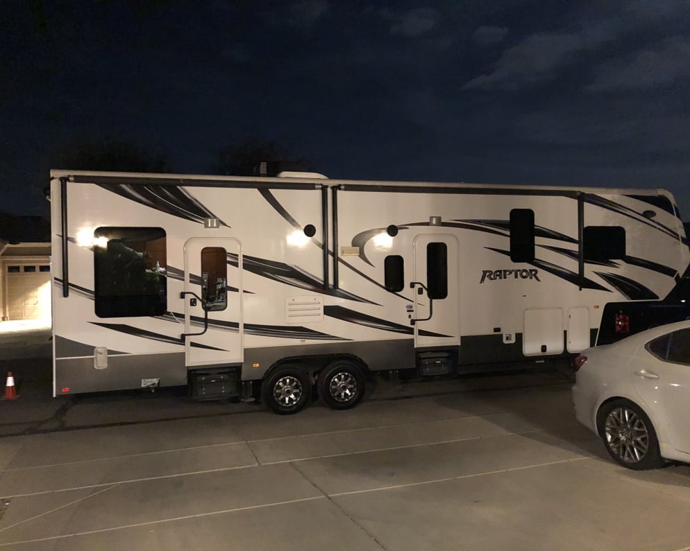 Toy Hauler RV for Rent in Waddell, Arizona