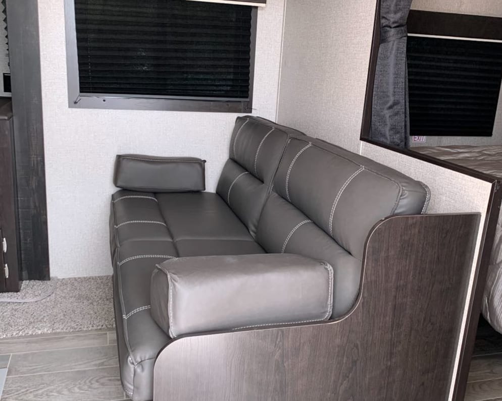 Travel Trailer RV for Rent in Riverside, California