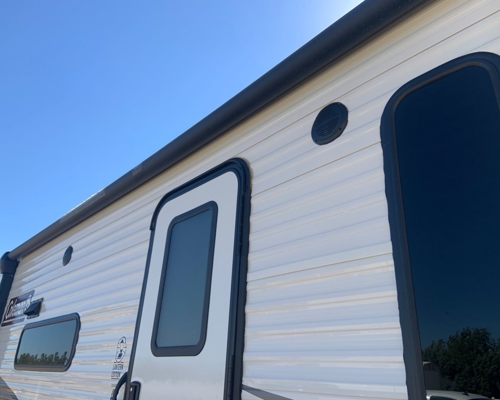 2021 Coleman Lantern  by Dutchmen for rent in 93536