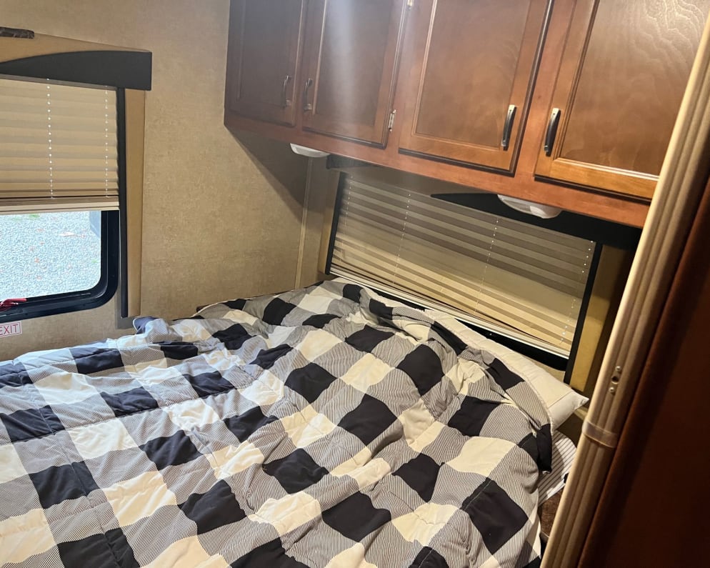 2015 Redhawk  by Jayco for rent in 43113