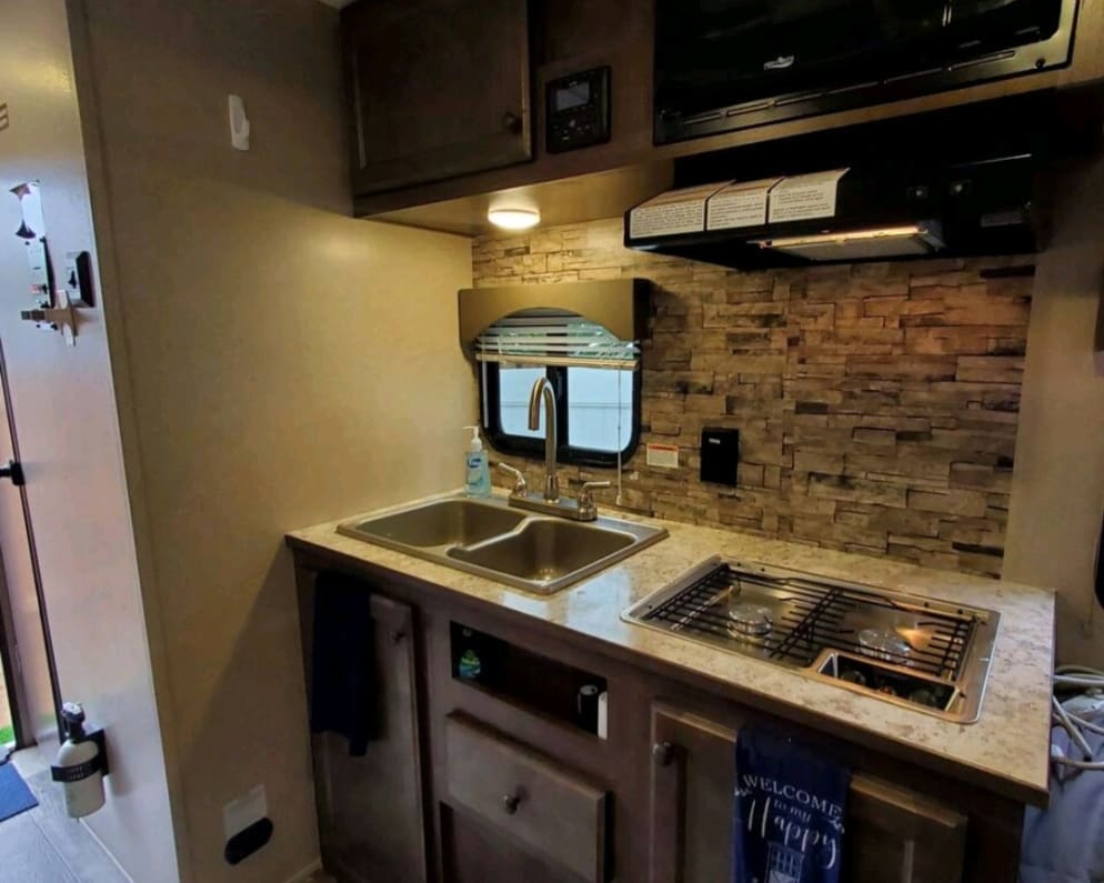 2022 Sunset Park RV Sun Lite