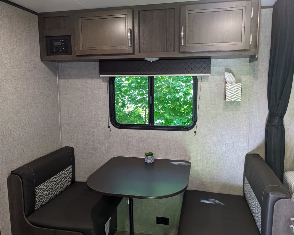 2021 Travel Trailer RV for Rent in Pleasantville, Tennessee