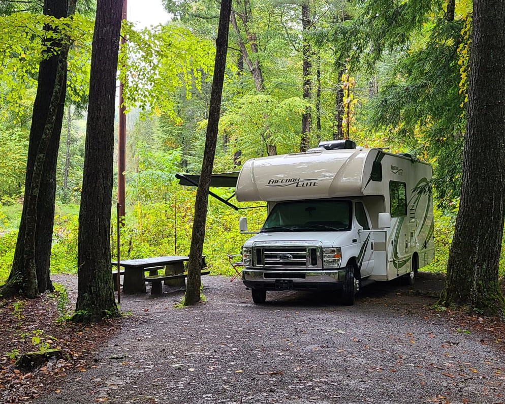 2018 Freedom Elite  by Thor for rent in 29541