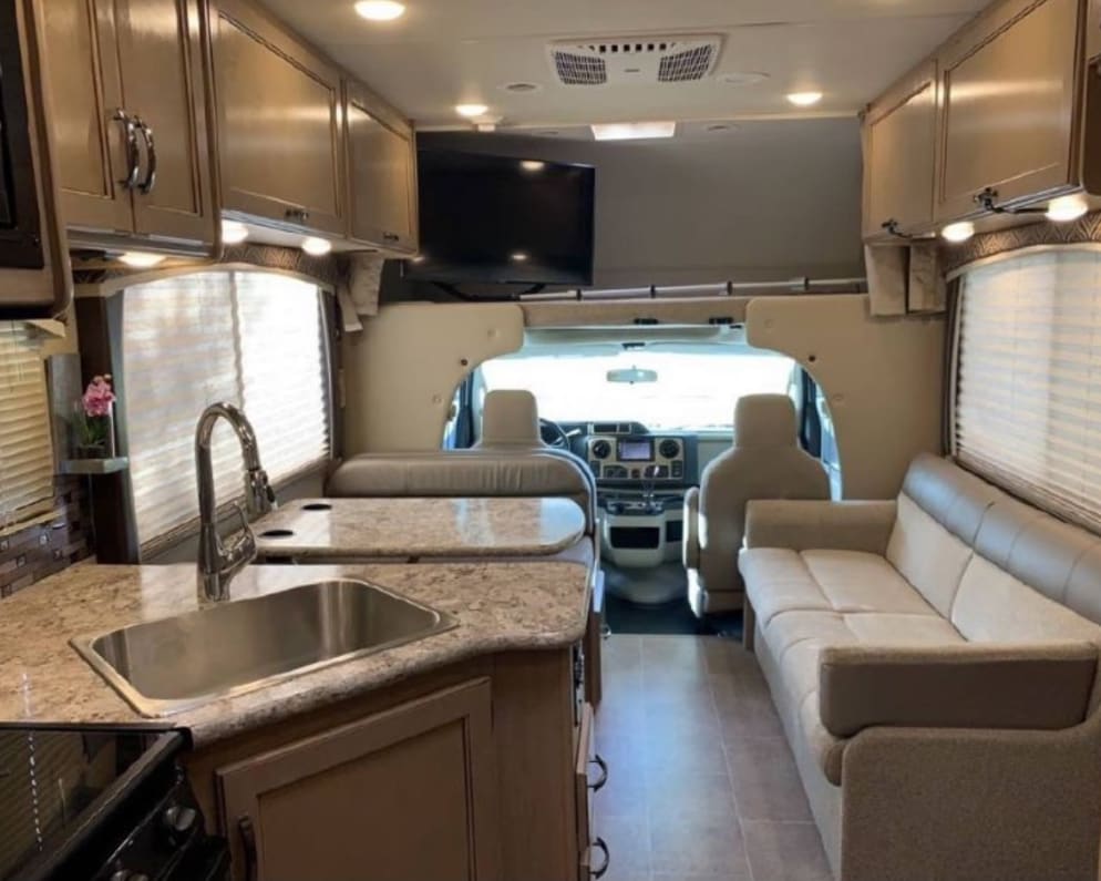 2019 Chateau  by Thor for rent in 77385