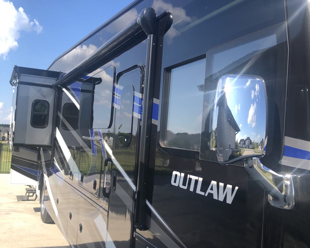 2020 Outlaw  by Thor for rent in 75098