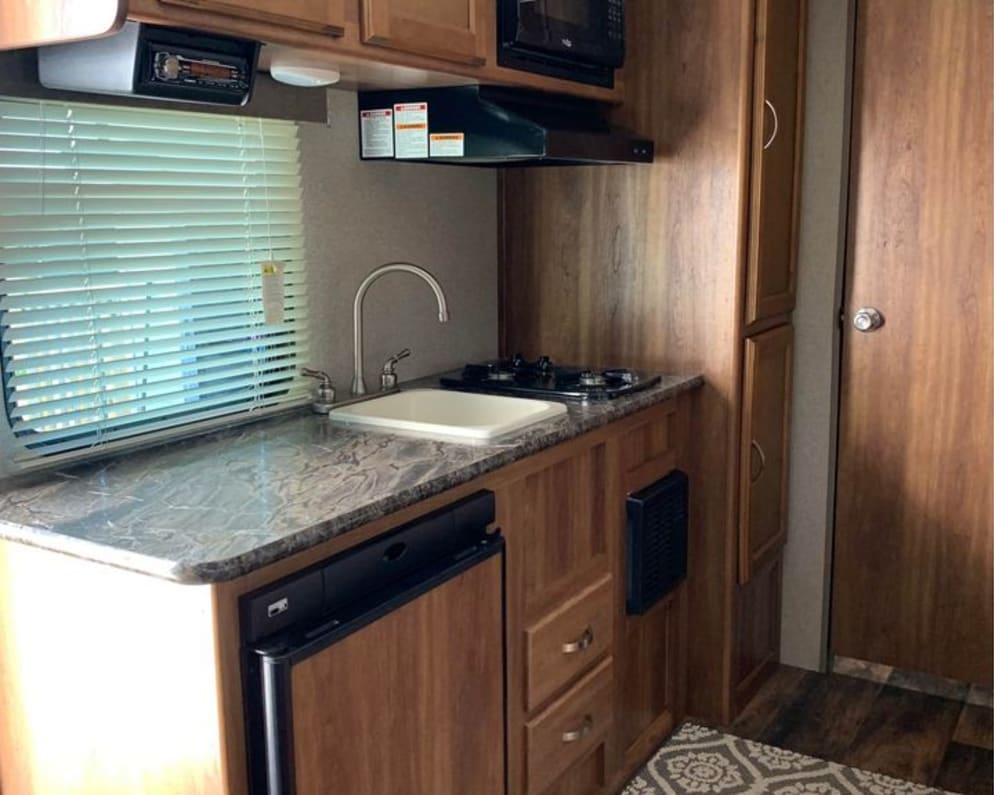 2017 Summerland Mini  by Keystone RV for rent in 45424