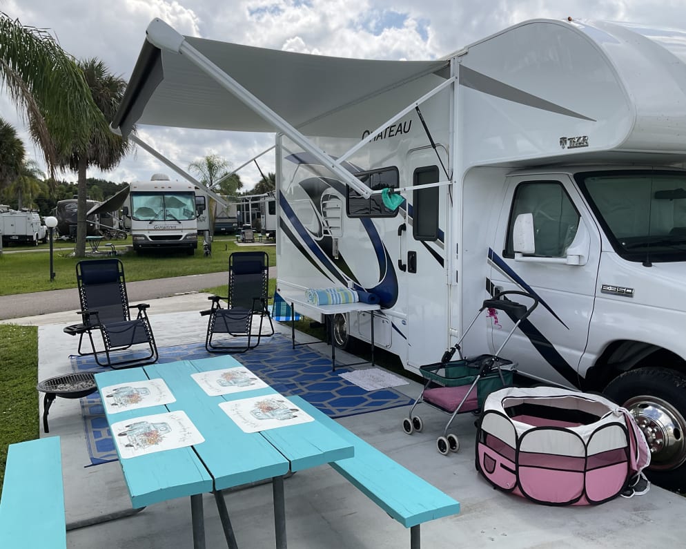 2023 Chateau  by Thor Motor Coach for rent in 33410