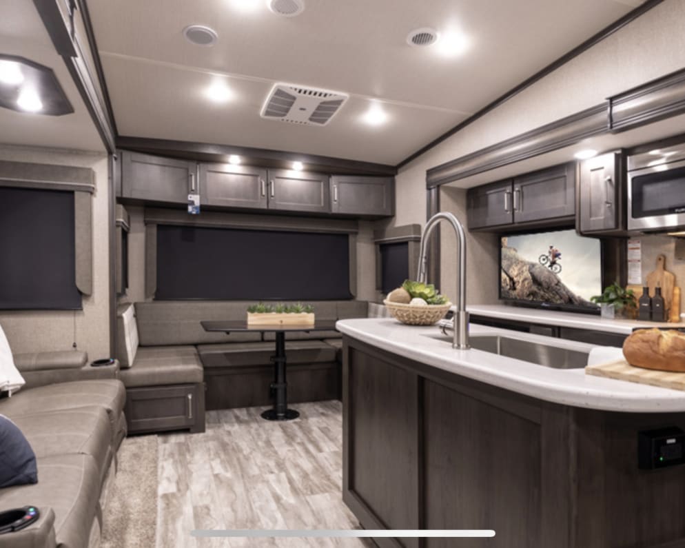 2022 Reflection  by Grand Design for rent in 32110