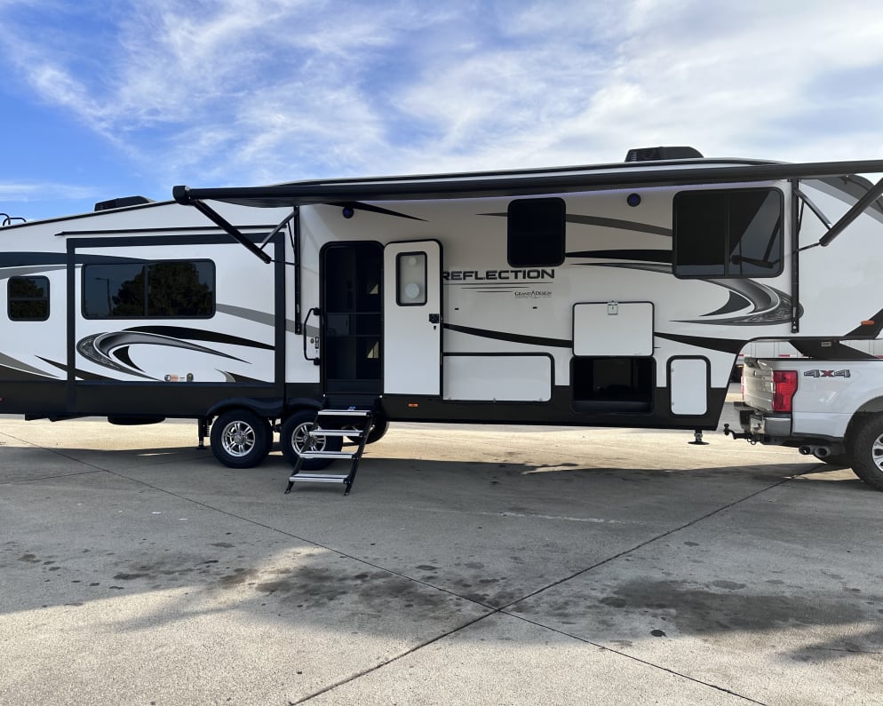 2022 Grand Design Reflection available for rent in Bunnell Florida