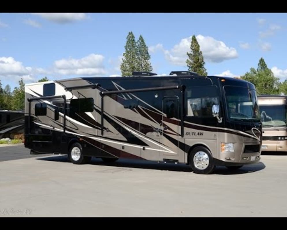2013 Class A RV for Rent in Stanton, California