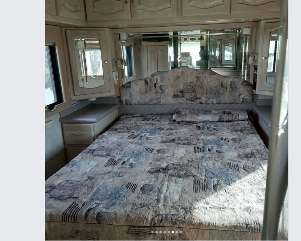 1999 Class A RV for Rent in Trenton,