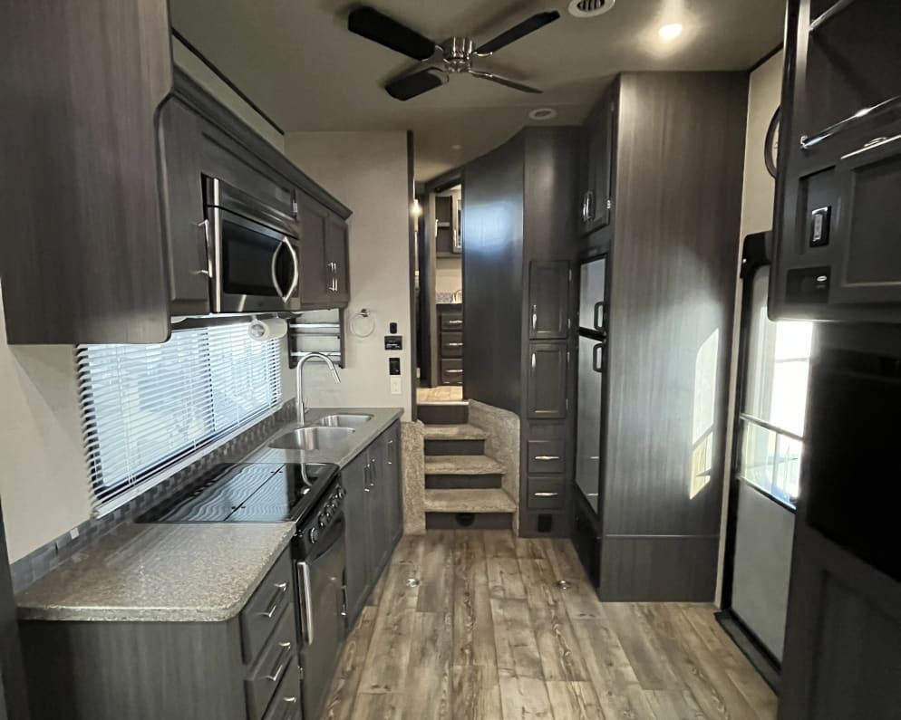 2018 Genesis Supreme Rv Genesis Supreme Toy Hauler for rent in Chino California
