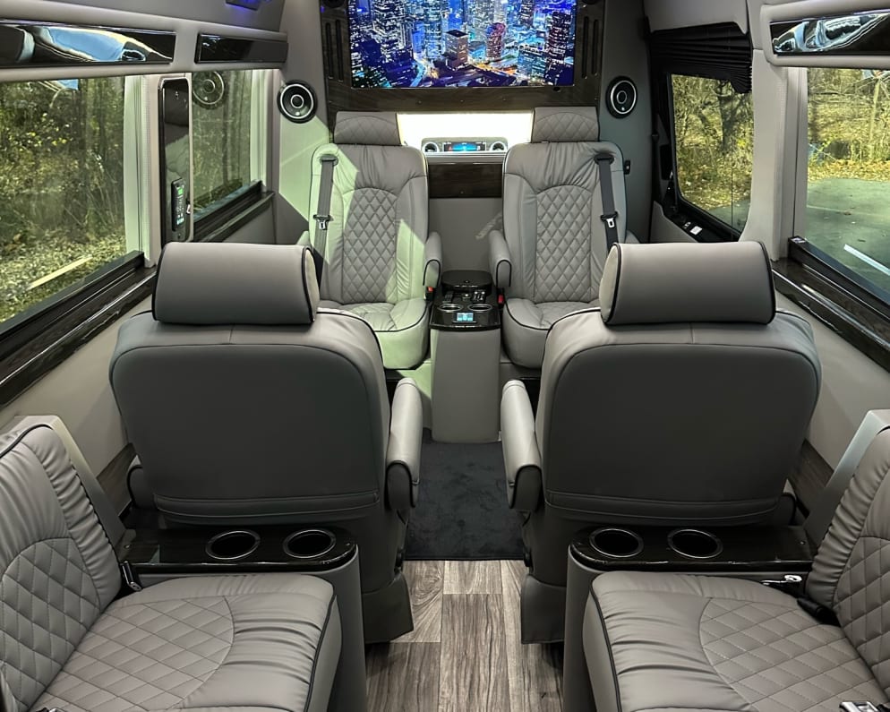 2023 Class B RV for Rent in Chambersburg, PA