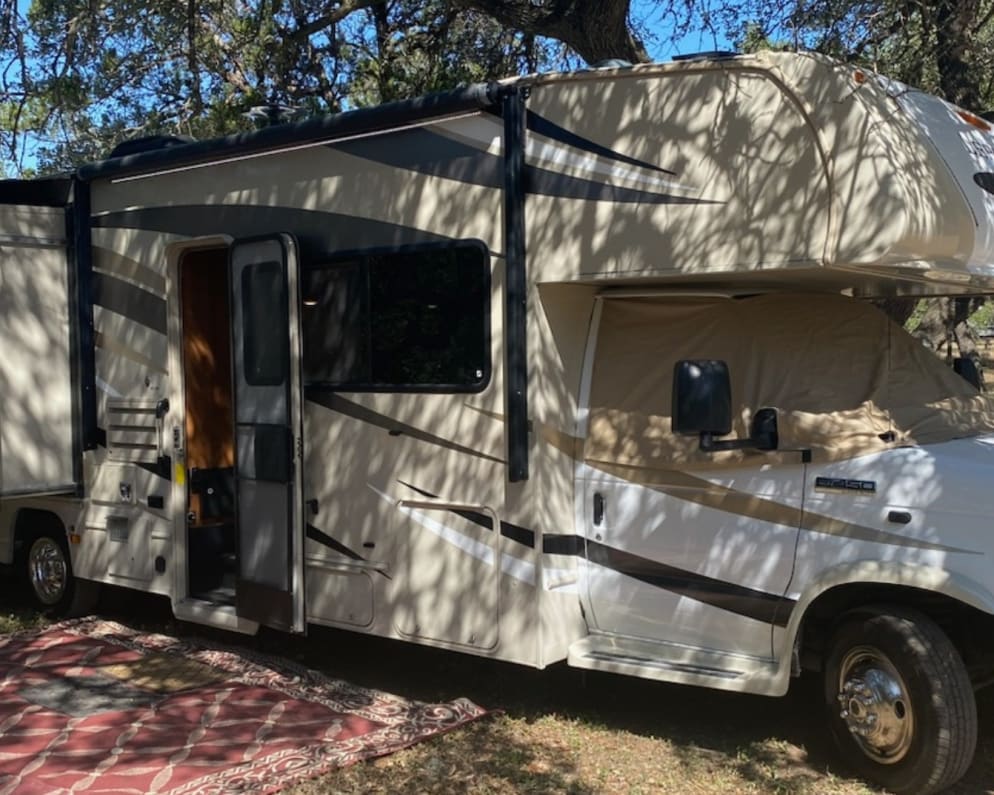 2018 Class C RV for Rent in Spicewood, Texas