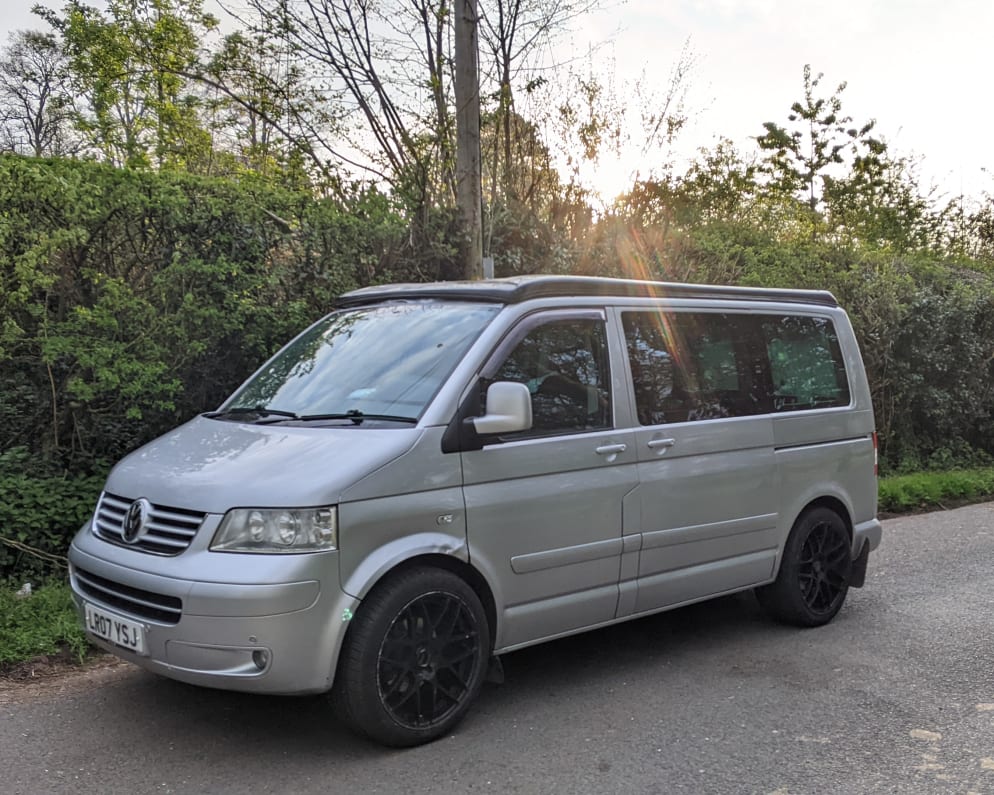 2007 Volkswagen T5 caravelle MPV camper Class B RV for Rent in London ...