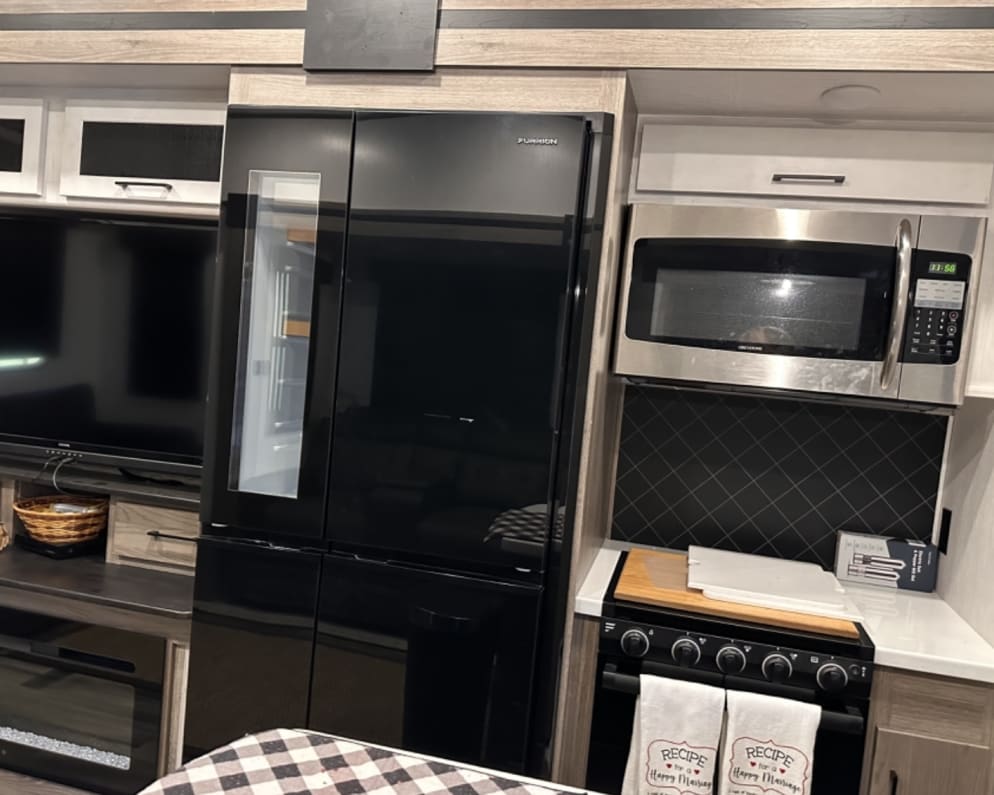 2022 Fifth Wheel RV for Rent in O Brien, FL