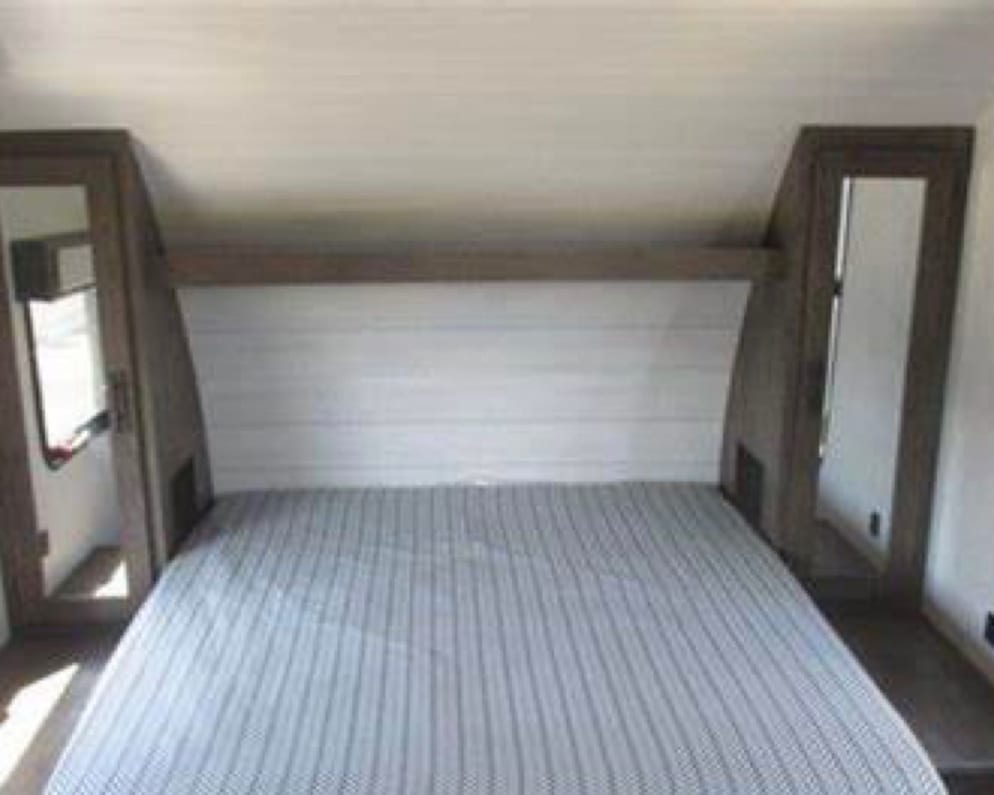 2022 Forest River Wildwood X-Lite Travel Trailer for rent in Grand Terrace California
