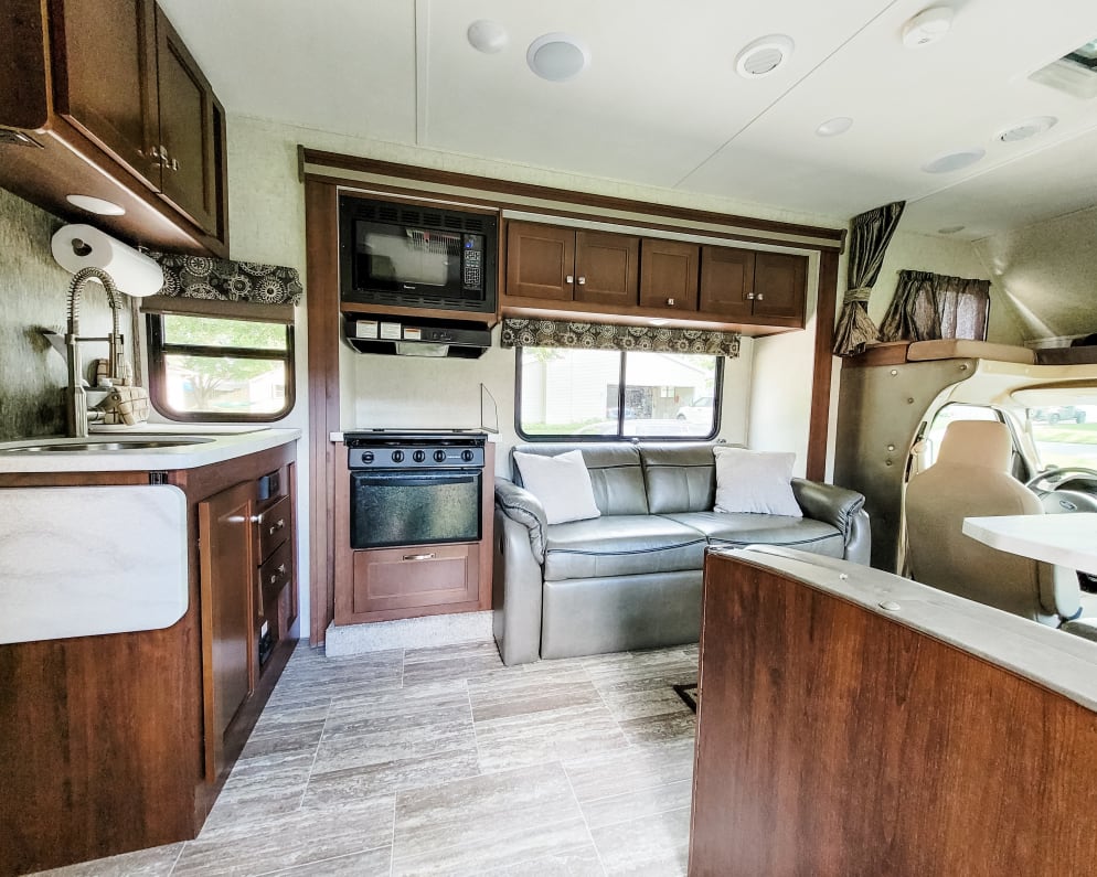 2018 Sunseeker LE  by Forest River for rent in 61953