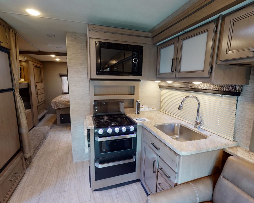 2021 Thor Motor Coach Daybreak