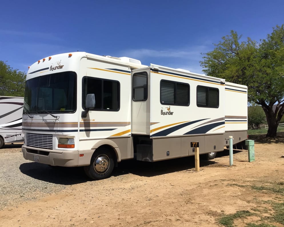2002 Fleetwood Bounder