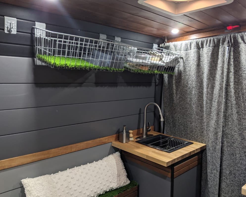 Class B RV for Rent in Walkerville, Michigan