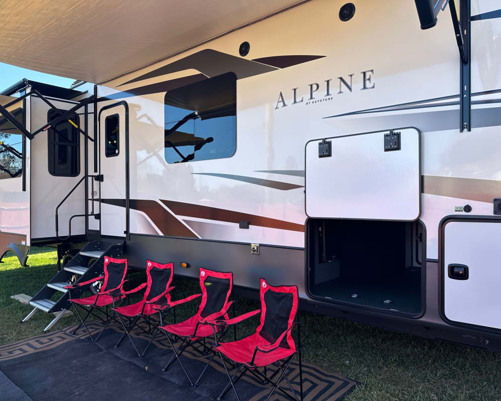 2022 Keystone RV Alpine available for rent in Ocala Florida
