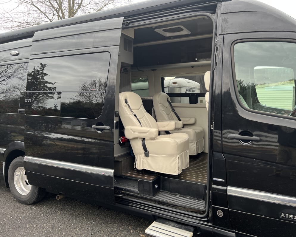 2015 Class B RV for Rent in Fredericksburg, VA