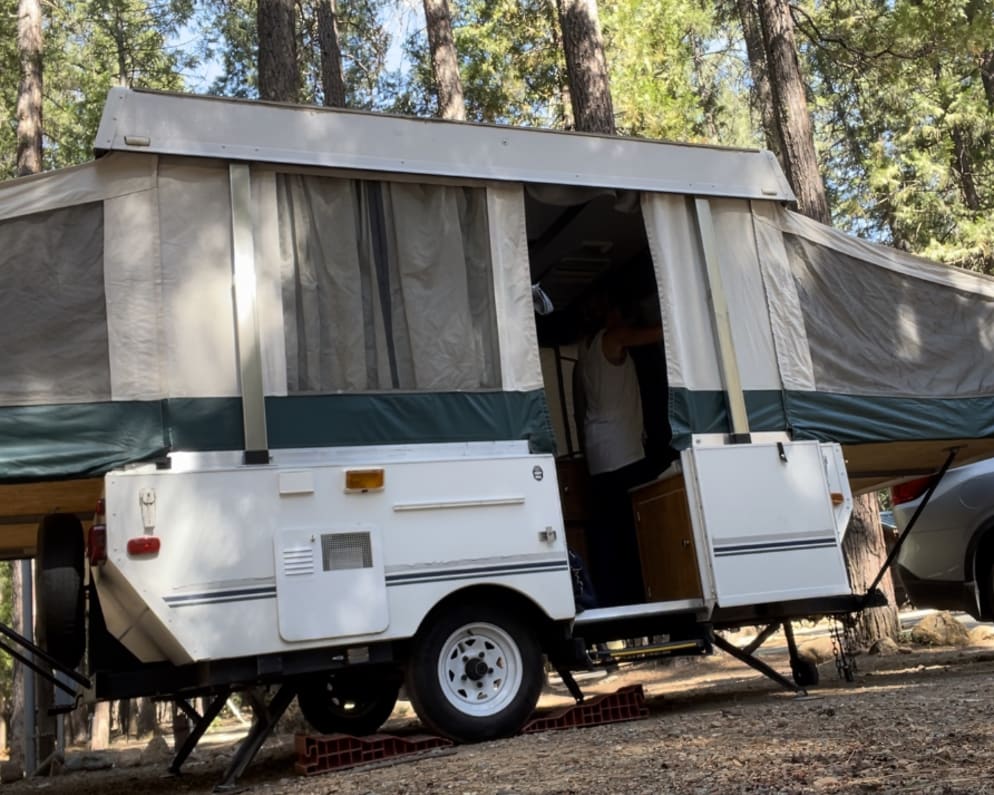 2006 Popup Trailer RV for Rent in Palo Cedro, California