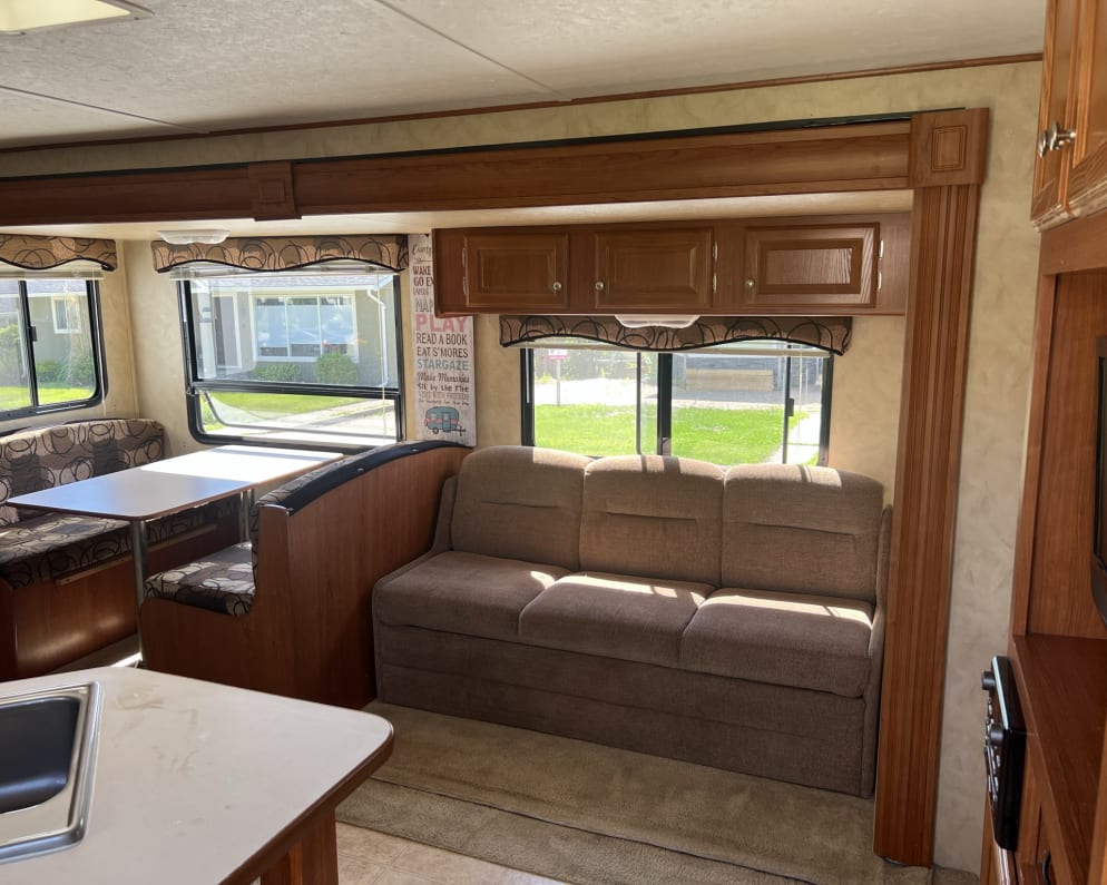 2011 Holiday Rambler Campmaster Travel Trailer for rent in Penticton British Columbia
