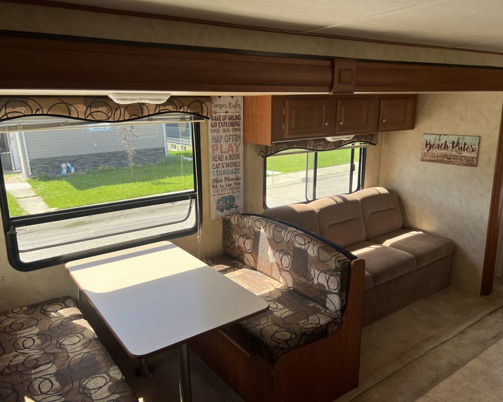 2011 Campmaster  by Holiday Rambler for rent in V2A4Y8