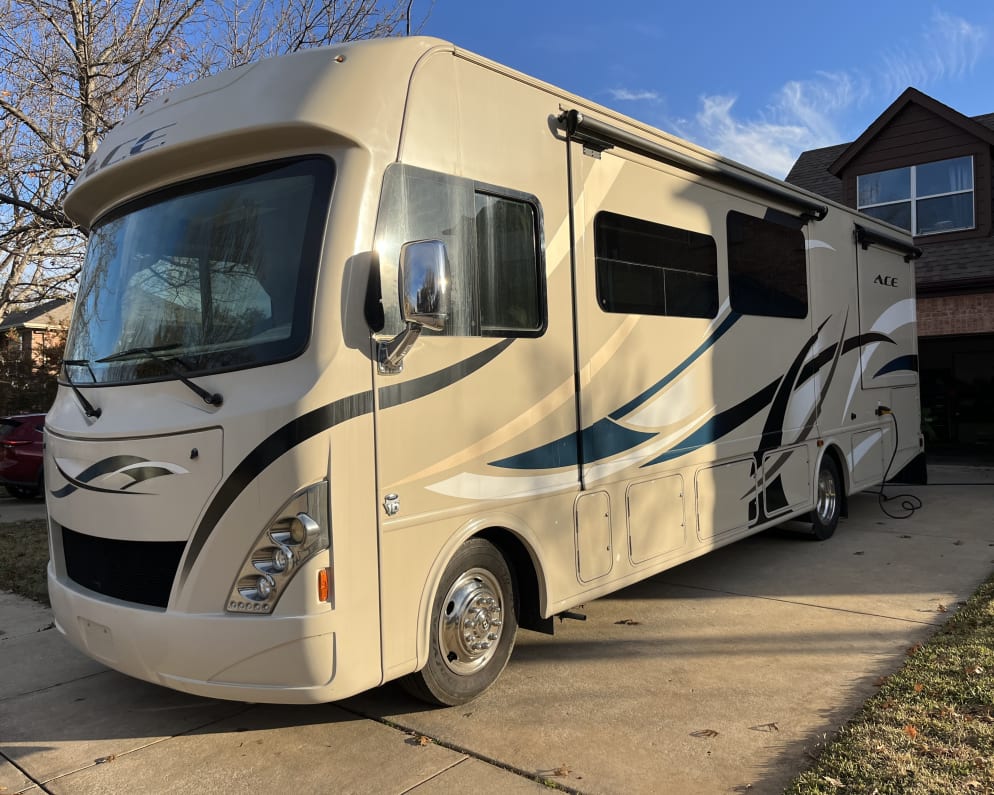 2017 Thor A.C.E. available for rent in Grapevine Texas