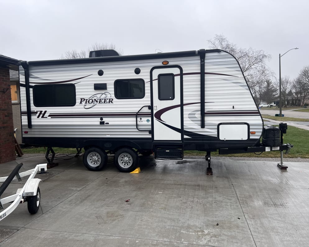2016 Heartland RVs Pioneer