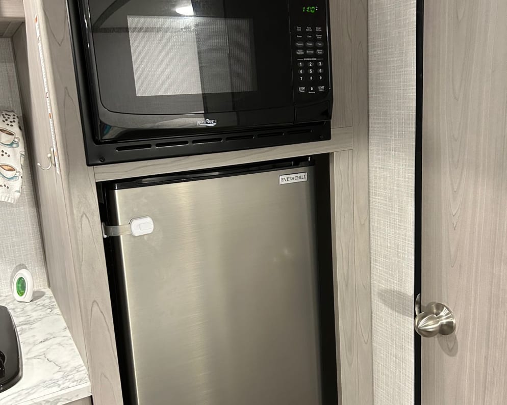 2023 Coleman 17 B  by Dutchman for rent in 32563