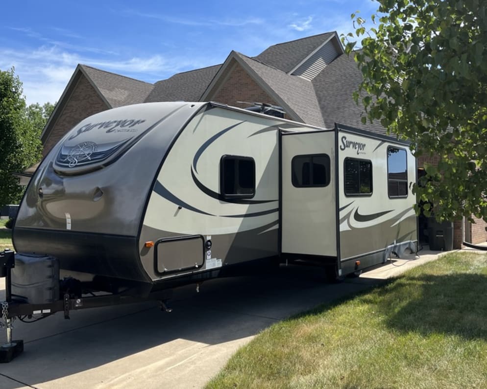 2016 Forest River Surveyor