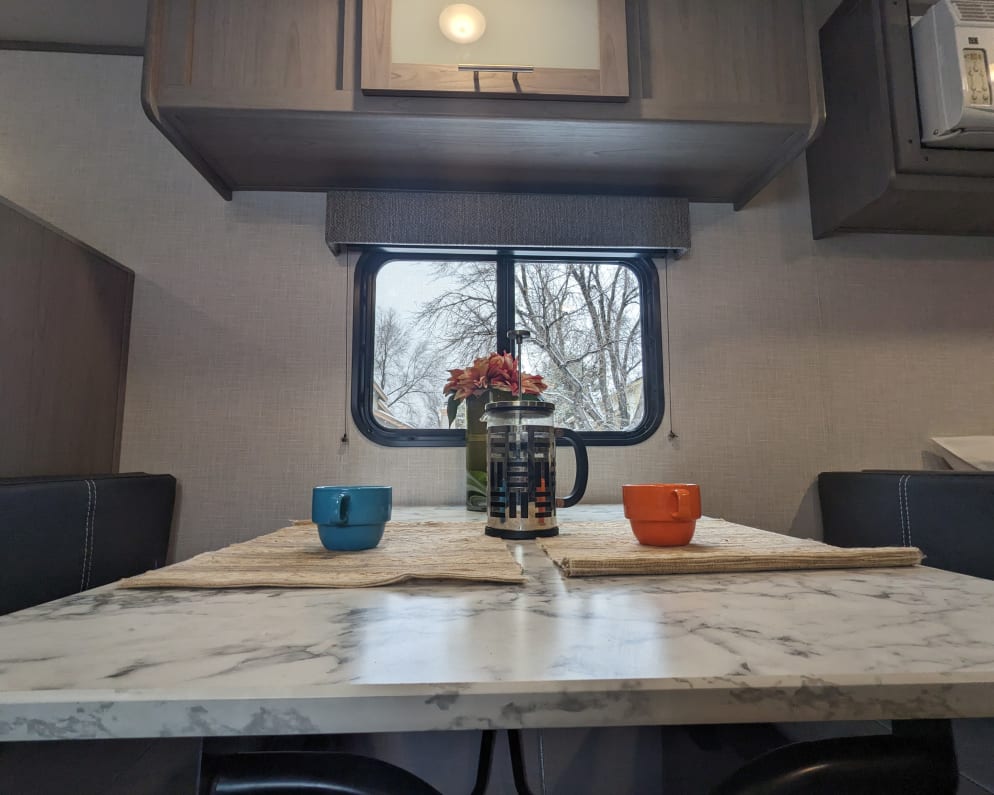 2022 Dutchmen Coleman Lantern LT Travel Trailer for rent in Reno Nevada